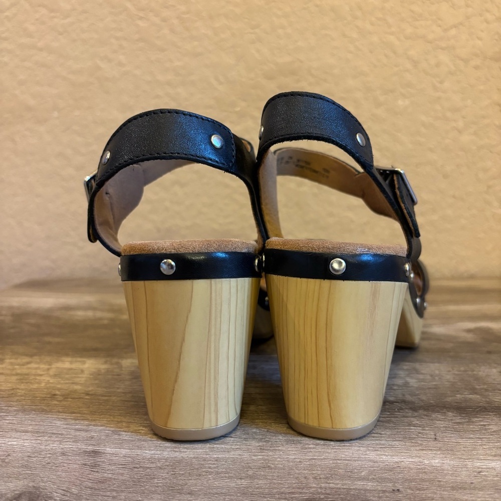 Clarks Ledella Trail Strappy Sandal Black Leather Upper - Picture 5 of 11